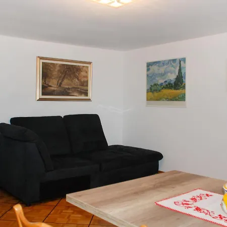 Apartment P1 Serafino