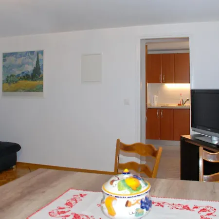 Apartment P1 Serafino Apartment *